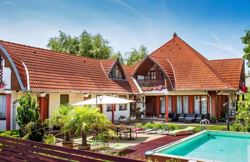 Balatonmariafurdo Apartment | Studio Cortaderia 4