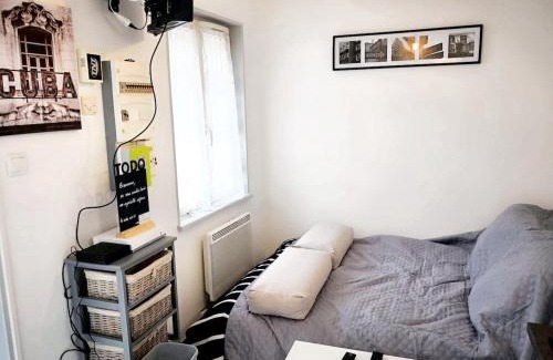 Montargis Apartment | Studio cosy à Montargis - 13 m² - Parking inclus