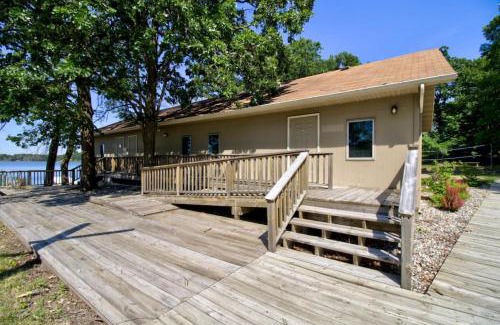 Clitherall House | Studio Cottage Lake and Beach