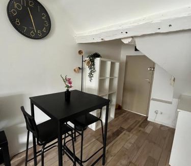 Bourgogne Apartment | Studio de charme proche Cathédrale dans rue calme