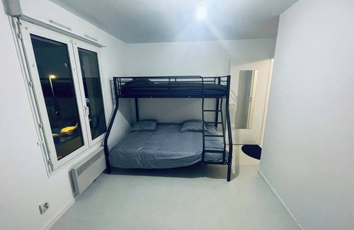 Joneliere - Universite Apartment | STUDIO DE LA BOURGEONNIERE