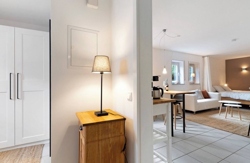 Oberrotweil Apartment | Studio Apartment 'Ferienwohnung Vino9' with Private Garden and Wi-Fi