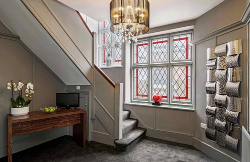 Childs Hill Apartment | Studio-Deluxe-Ensuite