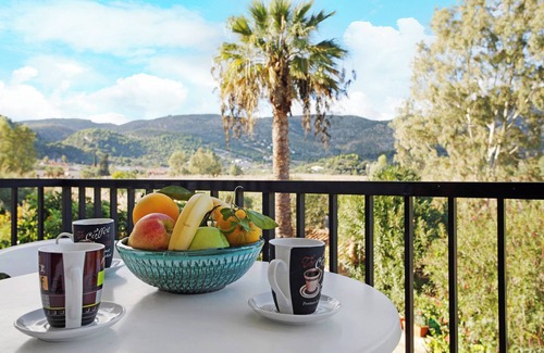 Limni Keri Apartment | Studio "Dolphin Studio Sea View 10" with Private Balcony, Shared Garden & Wi-Fi