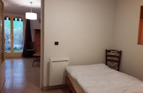 Villard-de-Lans Apartment | Studio double cabine 36m² au calme, jardinet et parking, à 10 min à pied du village - 4 pers. - FR-1-689-93