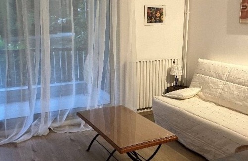 Chatenay-Malabry Apartment | Studio Entre le Parc de Sceaux et la Coulée Verte. Location à la Semaine