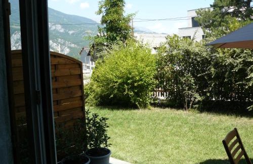 Les Sagnieres Apartment | STUDIO ENTRE SAVINES ET EMBRUN PRES DU LAC DE SERREPONçON