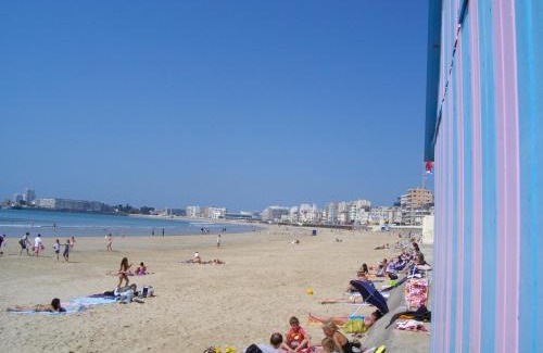 Les Sables d'Olonne Apartment | Studio face mer avec balcon – 50m plage, proximité commerces et marché - FR-1-92-607