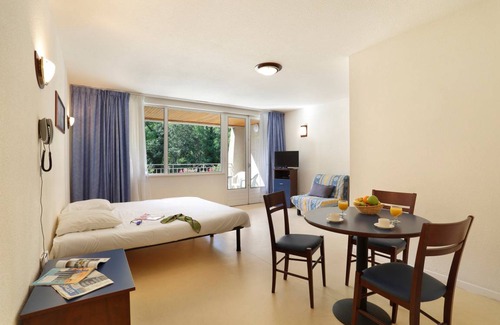 Vallon-Pont-d'Arc Apartment | Studio flat ∙ 1 bedroom ∙ 3 guests