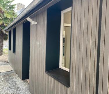 Lannion Apartment | Studio Flambant neuf Cocoon pour 2 sur Côtes de Granite Rose