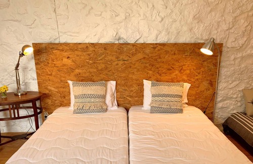 Madalena Apartment | Studio Flat in spacious garden