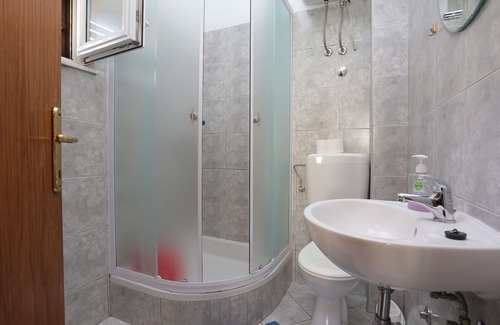 Dugi Rat Apartment | Studio flat near beach Orij, Omiš (AS-2809-a)
