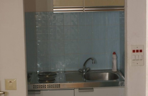 Dugi Rat Apartment | Studio flat near beach Orij, Omiš (AS-2810-b)