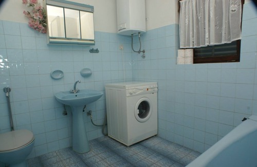 Dugi Rat Apartment | Studio flat near beach Orij, Omiš (AS-2810-b)