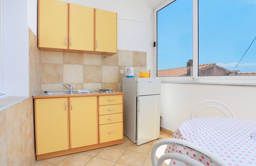Brist Apartment | Studio flat near beach Brist, Makarska (AS-18859-b)