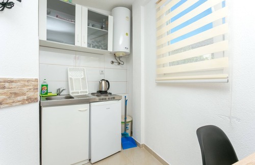 Municipality of Trogir Apartment | Studio flat near beach Mastrinka, Čiovo (AS-22956-a)