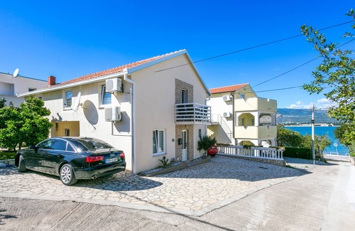 Municipality of Trogir Apartment | Studio flat near beach Mastrinka, Čiovo (AS-22956-a)