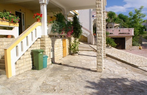 Kustici Apartment | Studio flat near beach Kustići, Pag (AS-4129-a)