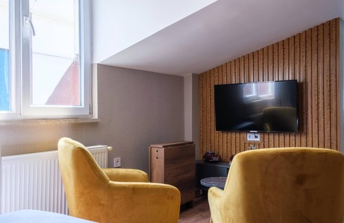Yakuplu Apartment | Studio Flat w Terrace and View 8 min to Torium