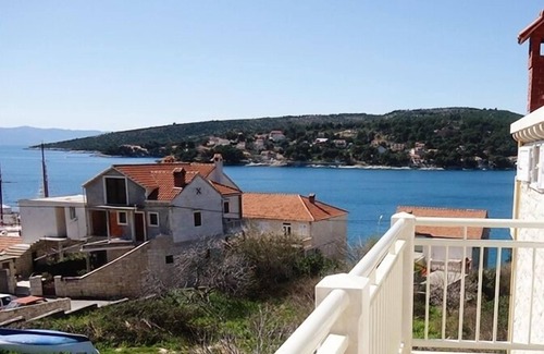 Sumartin Apartment | Studio flat with balcony and sea view Sumartin, Brač (AS-5620-c)