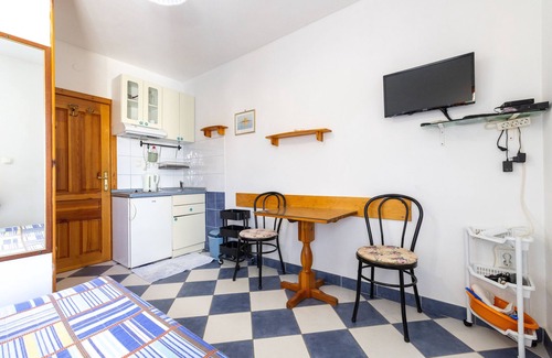 Sucuraj Apartment | Studio flat with balcony Sućuraj, Hvar (AS-6852-c)