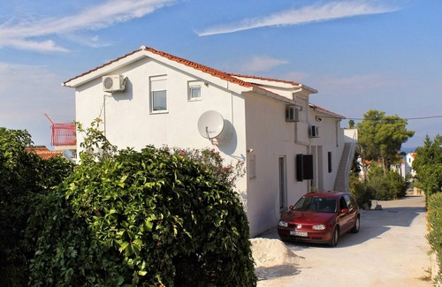 Sutivan Apartment | Studio flat with balcony and sea view Sutivan, Brač (AS-5629-a)