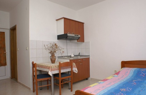 Bratus Apartment | Studio flat with terrace and sea view Bratuš, Makarska (AS-2627-a)