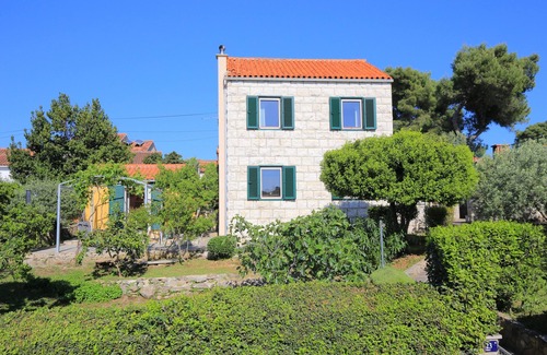 Splitska Apartment | Studio flat with terrace Splitska, Brač (AS-17023-a)