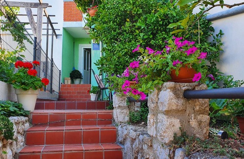 Cunski Apartment | Studio flat with terrace and sea view Ćunski, Lošinj (AS-7951-a)