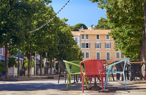 Hyeres City Centre Apartment | Studio for 2 people in the heart of Hyères
