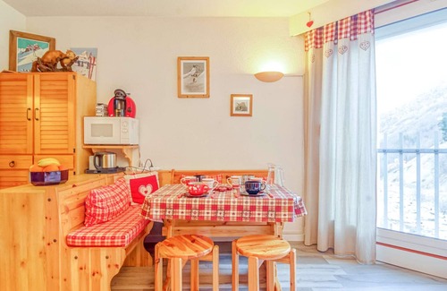 Bareges Apartment | Studio for 4 in Barèges with elevator
