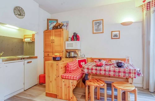 Bareges Apartment | Studio for 4 in Barèges with elevator