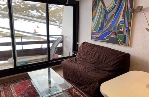 Arette Apartment | Studio for 4 with balcony, direct access to slopes, elevator