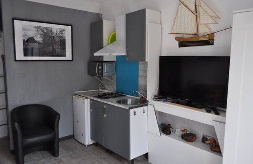 Saint-Laurent-d'Aigouze Apartment | Studio + cabin with patio