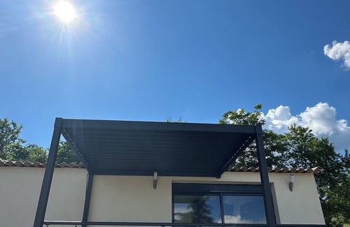 Saint-Quentin-la-Poterie Apartment | Studio in the South of France, 5 minutes from Uzès in Saint Quentin la Poterie