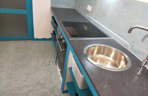 Mirepeisset Apartment | Studio 'Gite Grec' with Wi-Fi and Air Conditioning