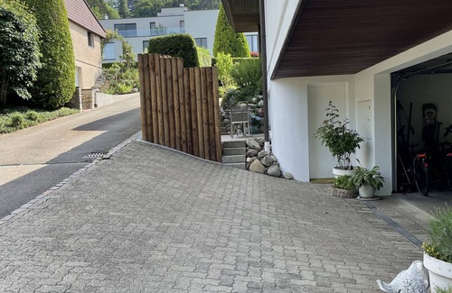 Uster District Apartment | Studio Gocki: by the forest and close to Zurich