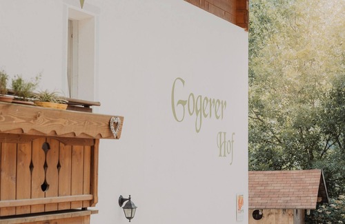 Racines Apartment | Studio 'Gogererhof App Maria' with Mountain View, Balcony & Wi-Fi