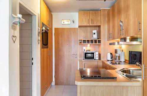 Seefeld in Tirol Apartment | Studio 'Heart' with Mountain View, Shared Garden and Wi-Fi