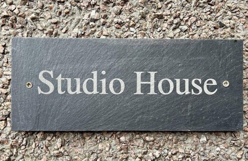 St. Margaret's Hope Cottage | STUDIO HOUSE, romantic, with open fire in St Margaret's Hope