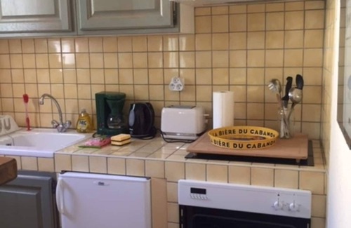 Cabrieres-d'Avignon Apartment | Studio Ideal for guaranteed special moments