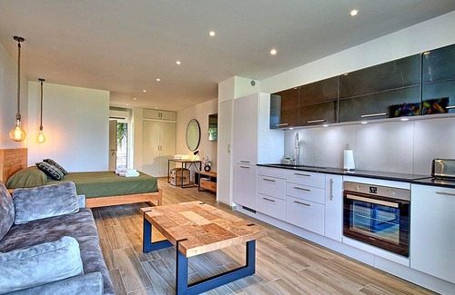 Anse Marcel Apartment | Studio in Anse Marcel with Parking and Air Conditioning