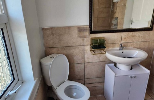 Stone Apartment | Studio in Greenhithe