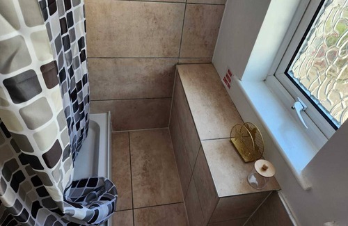 Stone Apartment | Studio in Greenhithe