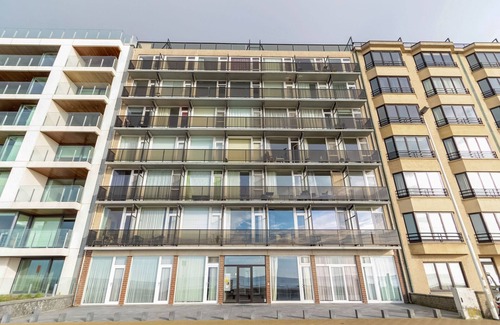 Raversijde Apartment | Studio in Ostend with Stunning Sea Views