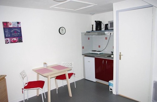 Treguier Apartment | STUDIO IN QUIET RESIDENCE