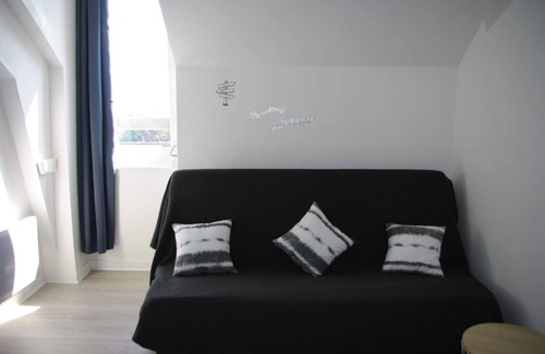 Treguier Apartment | STUDIO IN QUIET RESIDENCE