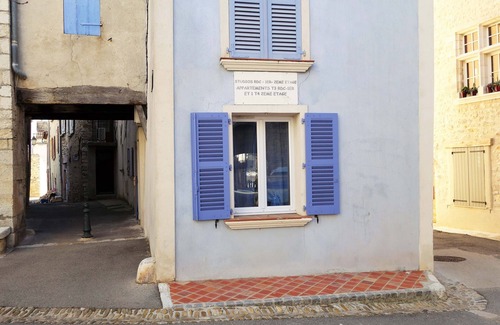 Quinson Apartment | Studio in Quinson Provençal village on the edge of the Verdon, landscape swimming, kayaking, etc.