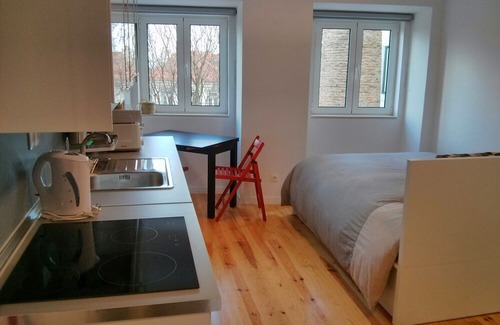 Santo Estevao Apartment | Studio in the Alley of Belo, located in a quiet street of Alfama. Registration number 579 / AL
