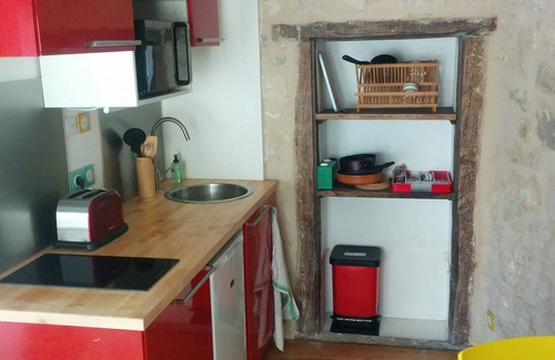 Chauvigny Apartment | Studio * in the Duguesclin tower, in the heart of the medieval city